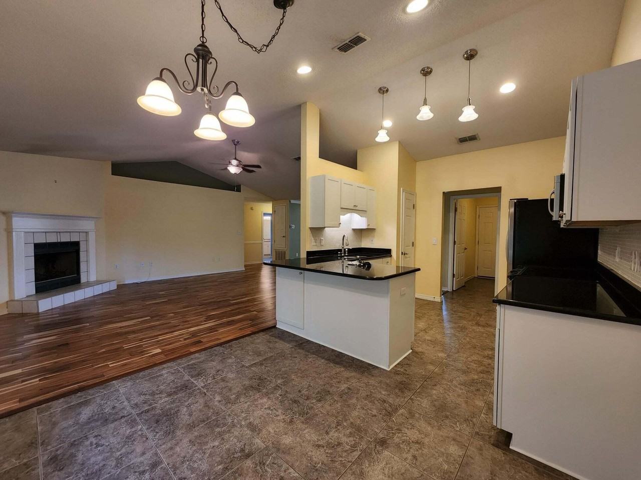 2359 Heritage Cir - Photo 7 of 23