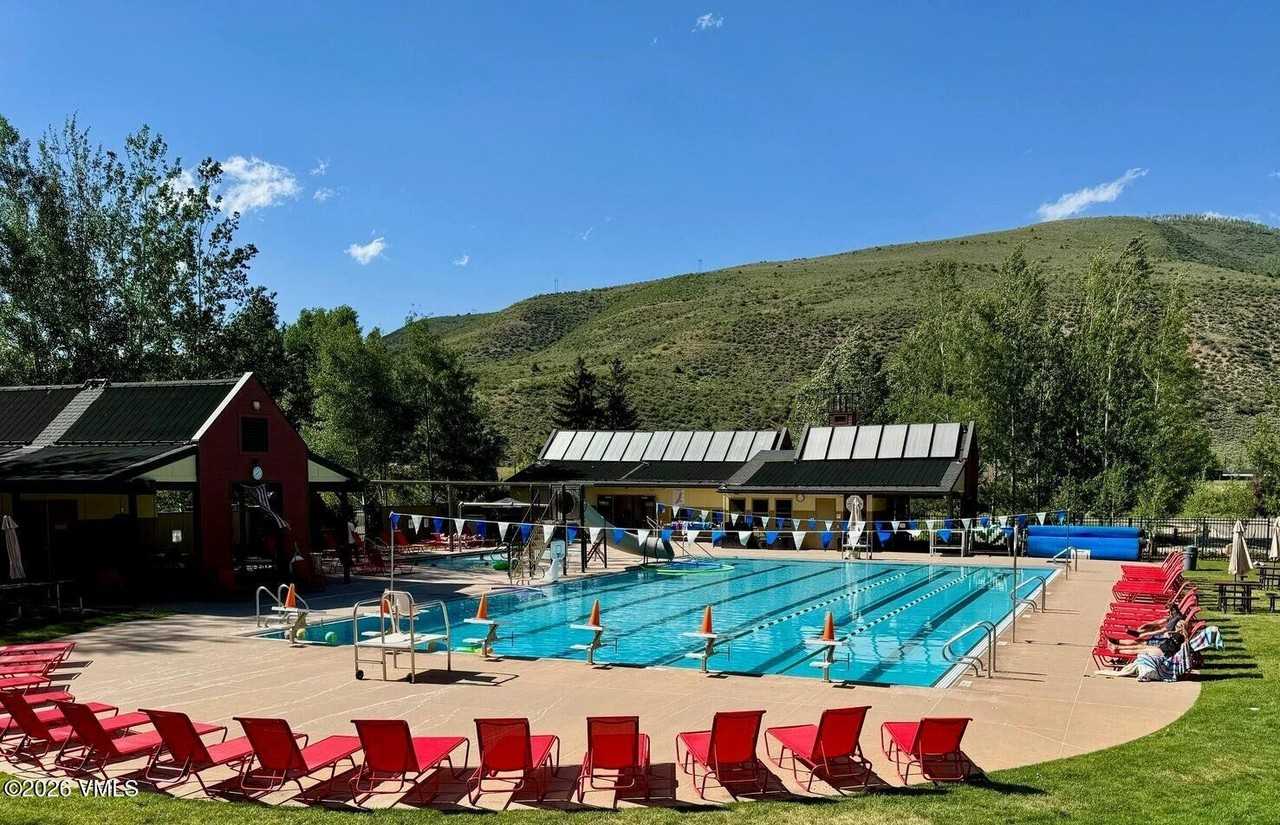 212 Eagle Rd - Photo 3 of 25