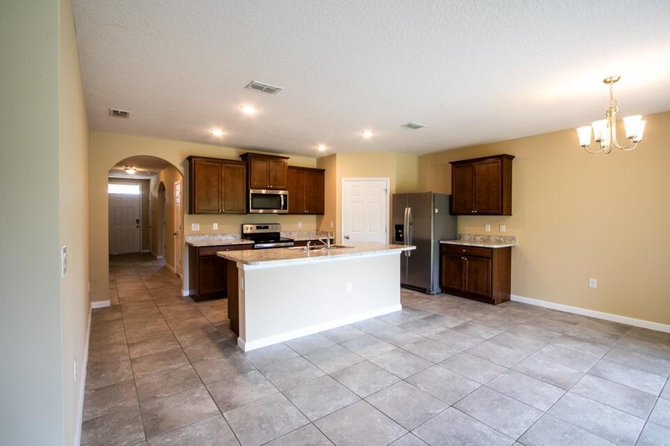 2716 Granville Mnr Sw - Photo 5 of 21