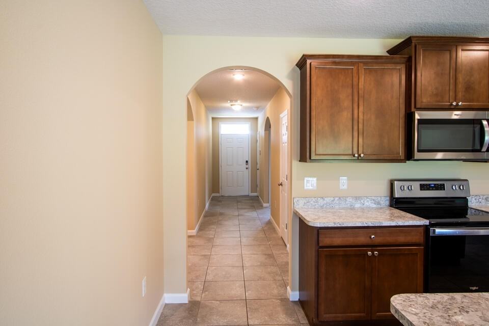 2716 Granville Mnr Sw - Photo 7 of 21