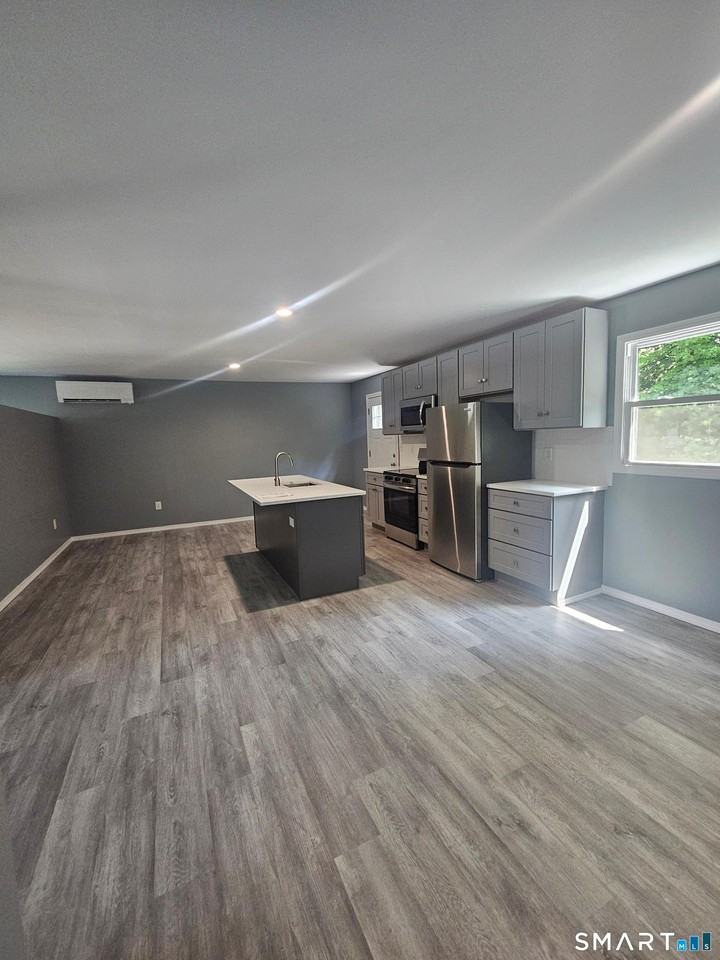 80 Pearl Harbor Cir - Photo 5 of 10