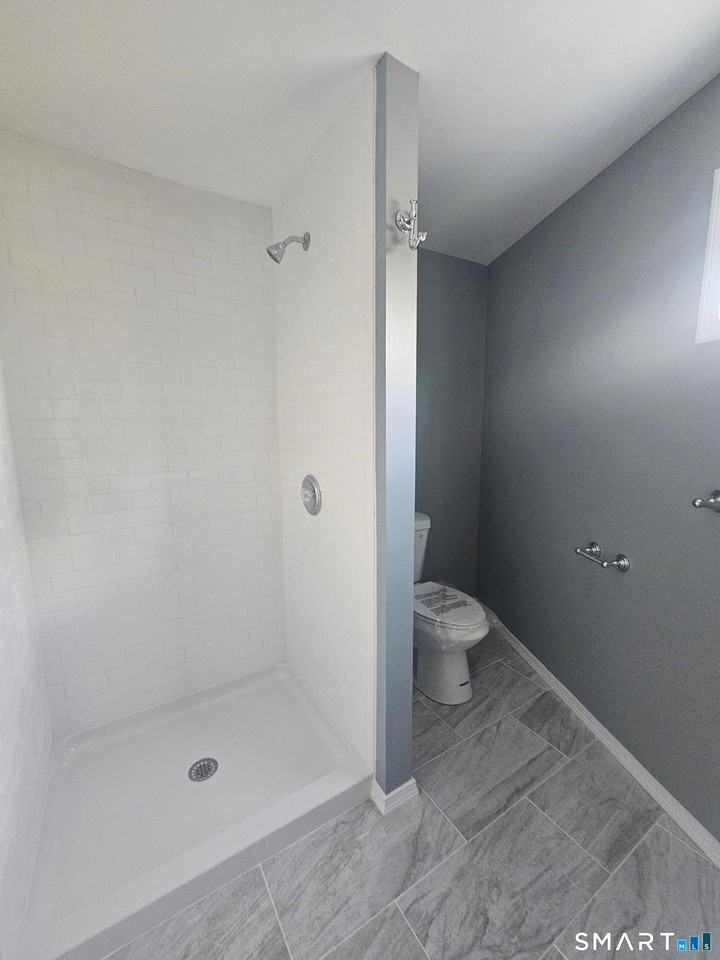 80 Pearl Harbor Cir - Photo 7 of 10