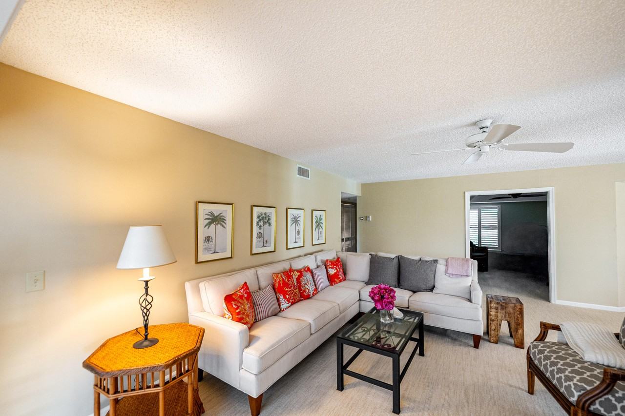 6404 Se Brandywine Ct ##104 - Photo 4 of 50