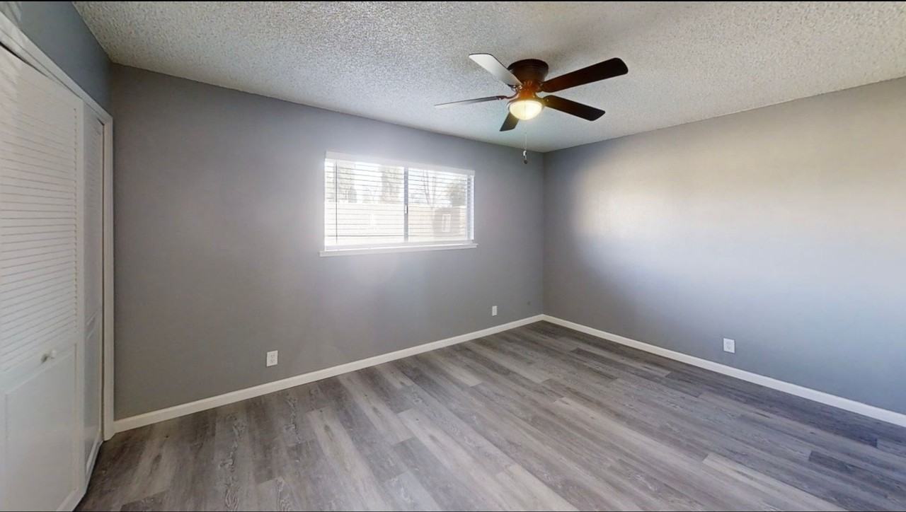 6052 N College Ave - Photo 6 of 21