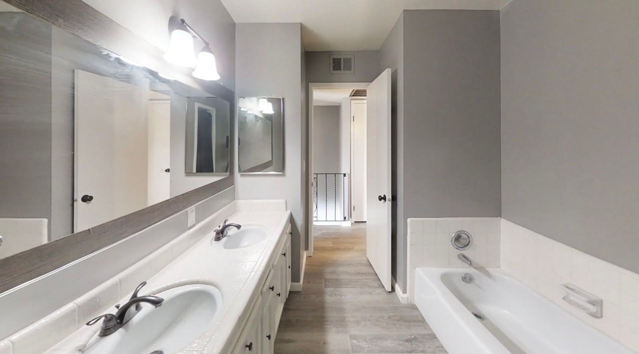 6052 N College Ave - Photo 7 of 21