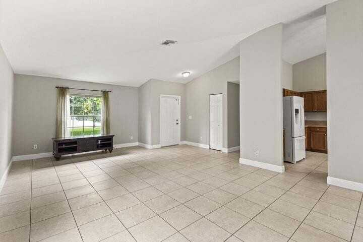 2134 Sw Savage Blvd - Photo 2 of 3