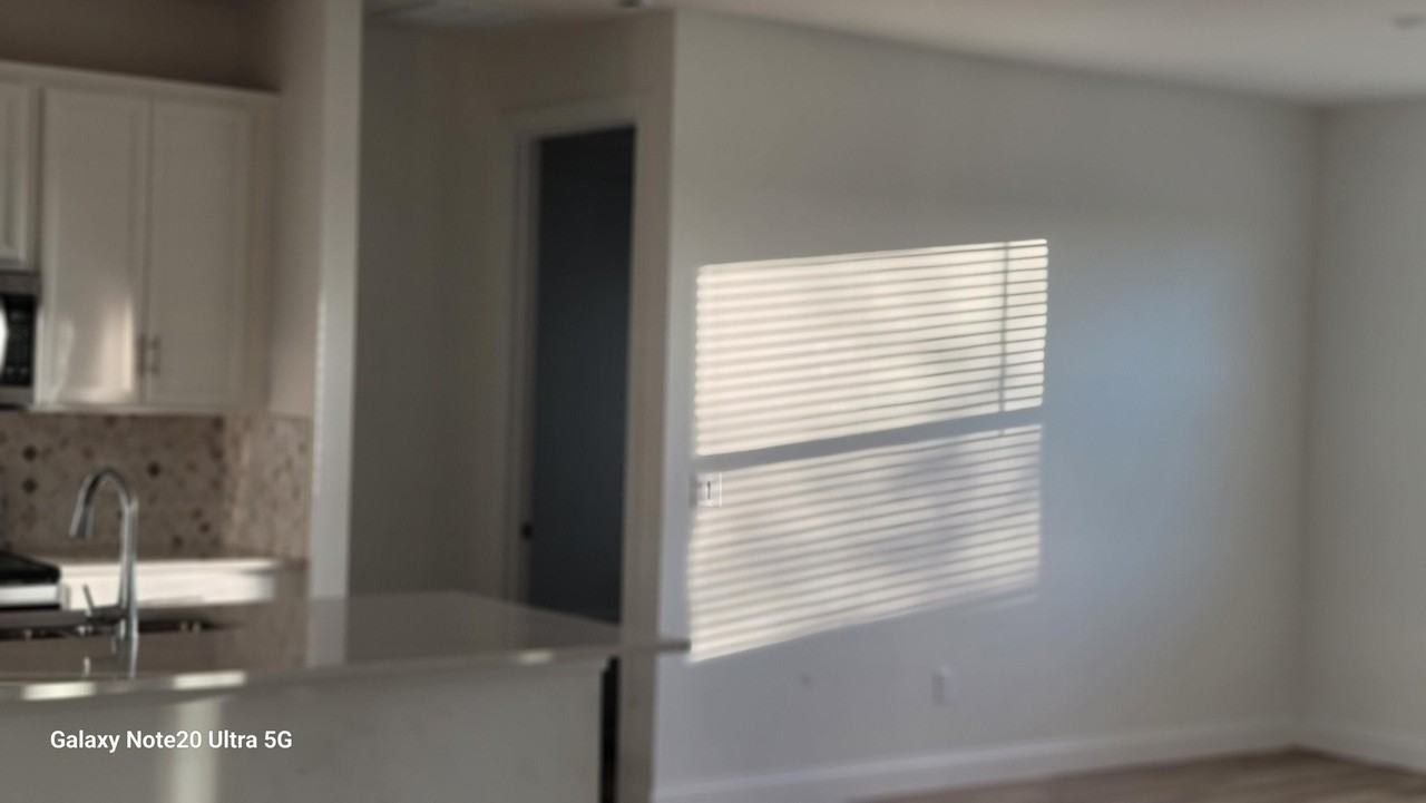 6576 Nw Cloverdale Ave - Photo 5 of 7