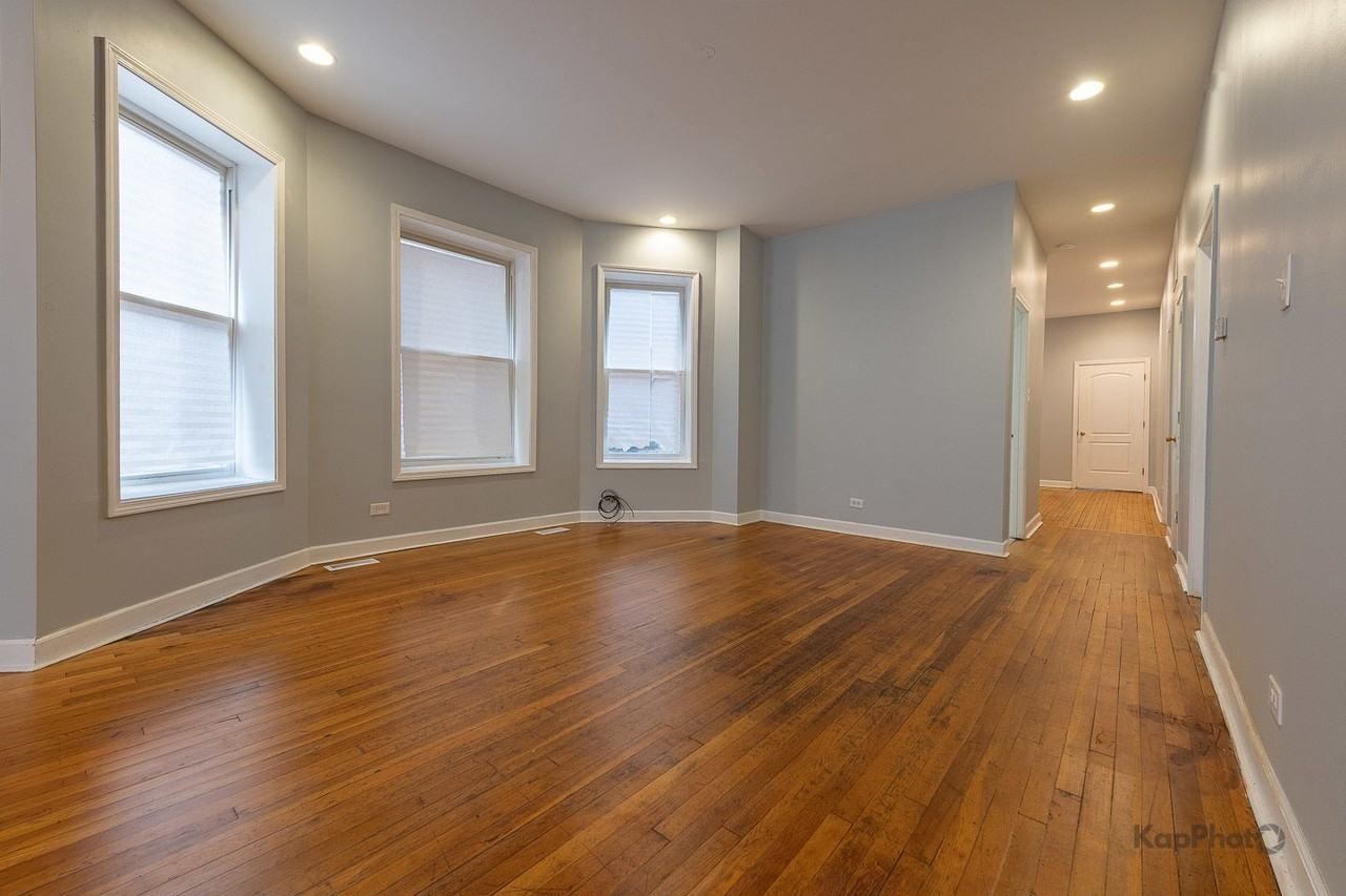 7750 S Saginaw Ave - Photo 4 of 29