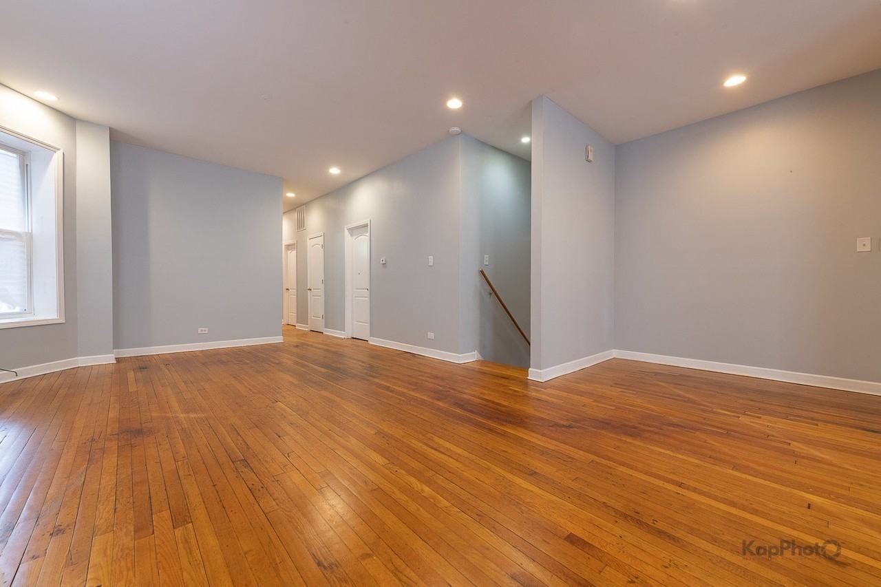 7750 S Saginaw Ave - Photo 5 of 29