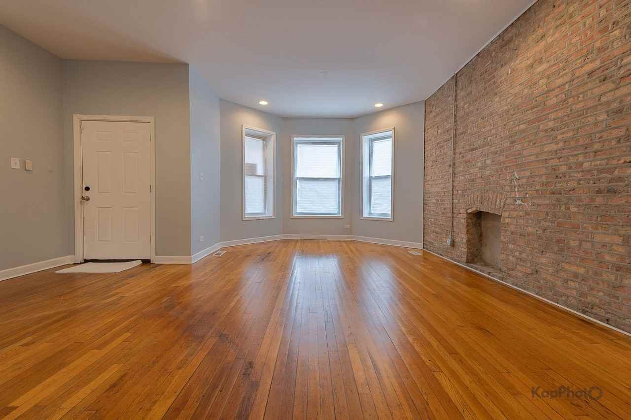 7750 S Saginaw Ave - Photo 6 of 29