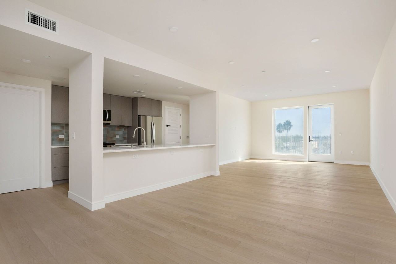 5320 Cartwright Ave - Photo 6 of 42