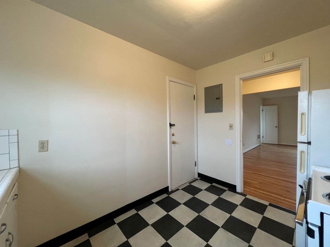 5217 E Burnside St #18 - Photo 6 of 21