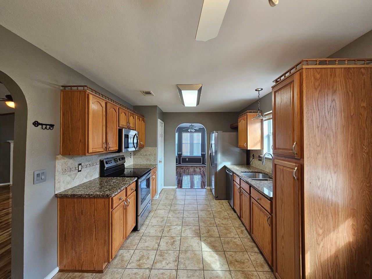 2109 Schottische Ln - Photo 7 of 18