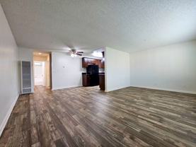 Newport Gardens Apartments, Vista - Photo 1 of 1