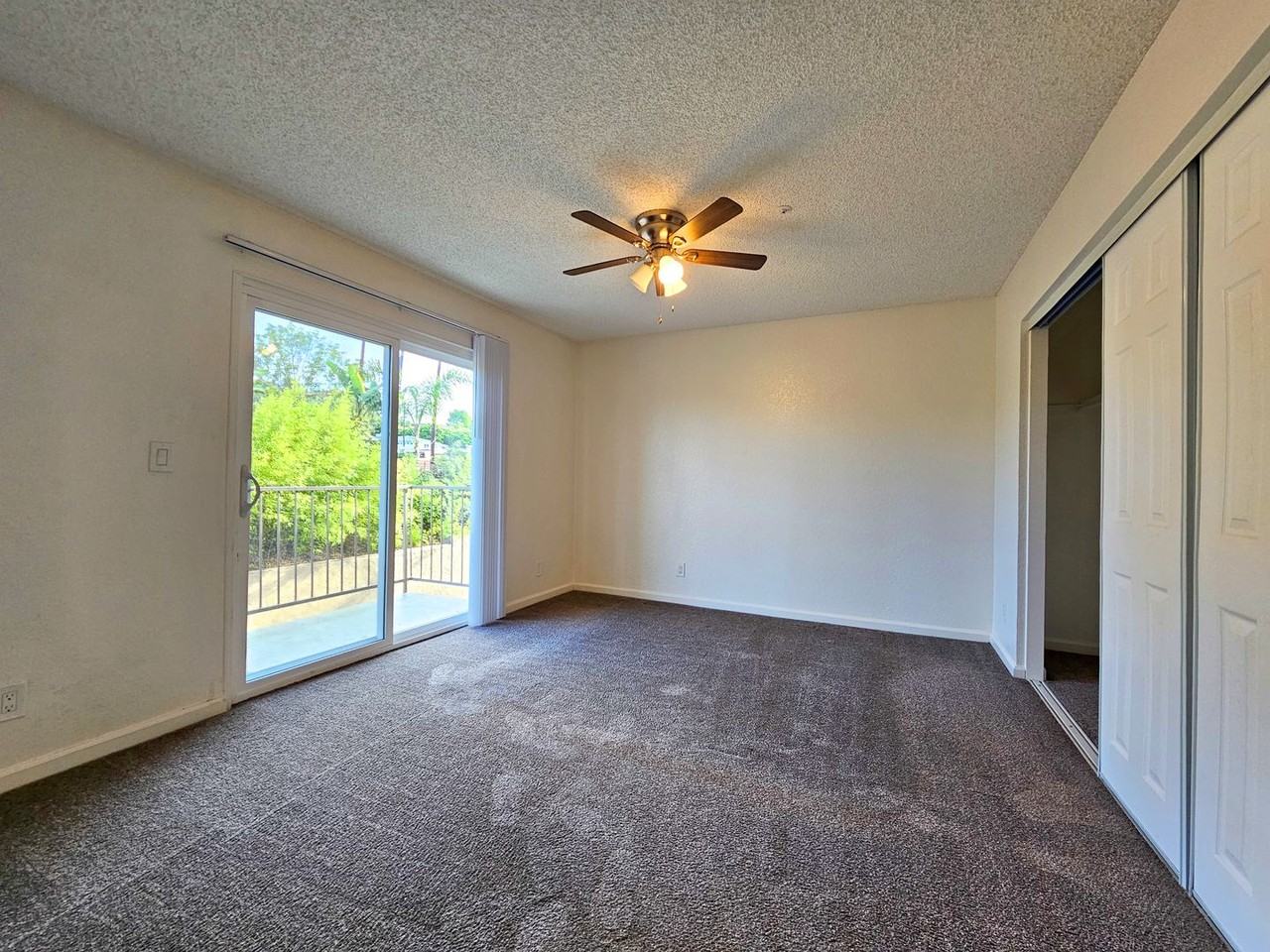 Newport Gardens Apartments, Vista - Photo 7 of 9