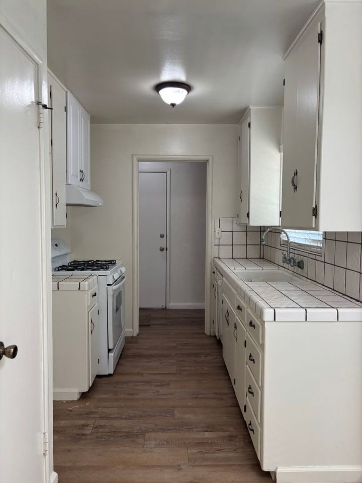 3876 N Pleasant Ave - Photo 4 of 14