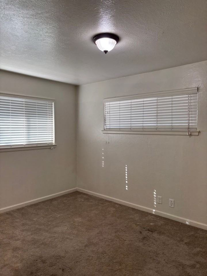 3876 N Pleasant Ave - Photo 7 of 14