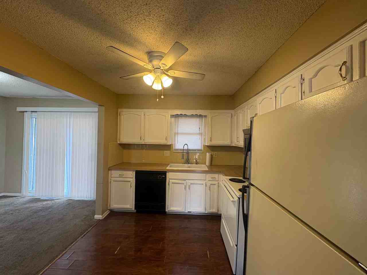 1120 Ne 9th St - Photo 5 of 10