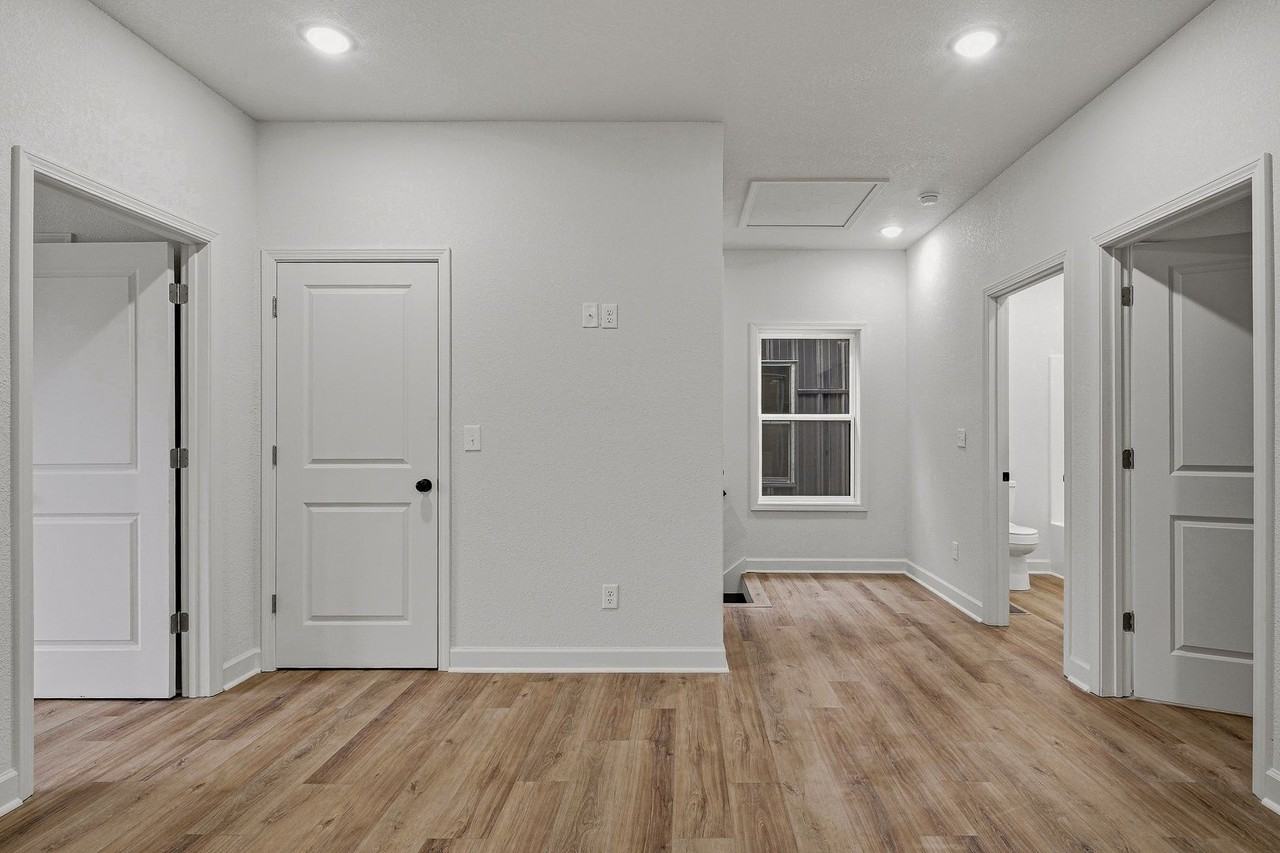 325 Houghton St - Photo 6 of 28