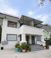 featured image of 943 Chestnut Ave