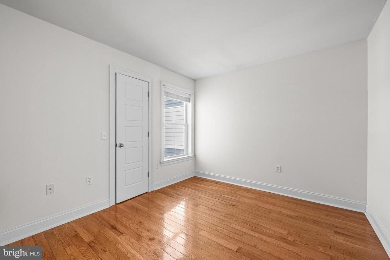 Great 2 Bedroom / 2 Bath Apartment in the Heart of Wilmington! - Photo 7 of 13