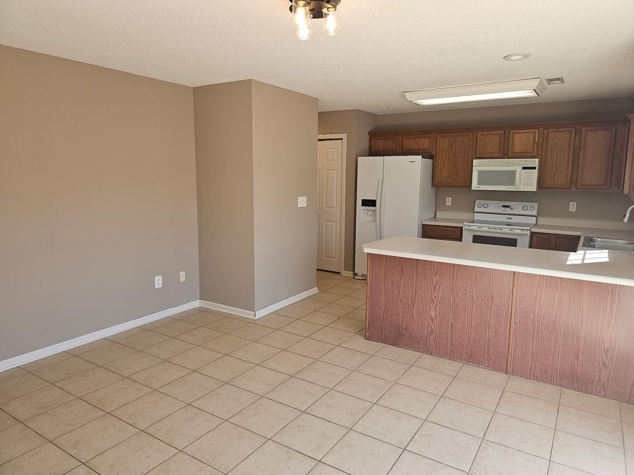 800 Ames Dr - Photo 4 of 14