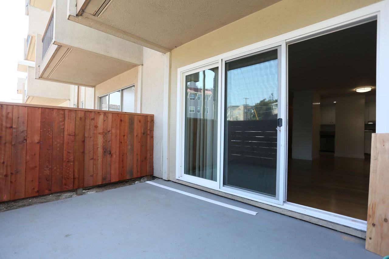 315 Wayne Pl - Photo 4 of 17