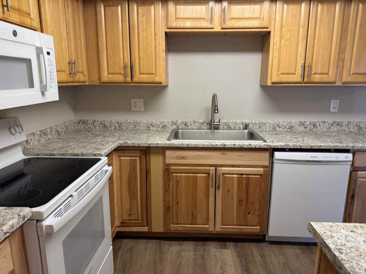 5230 Echo Ave - Photo 3 of 21