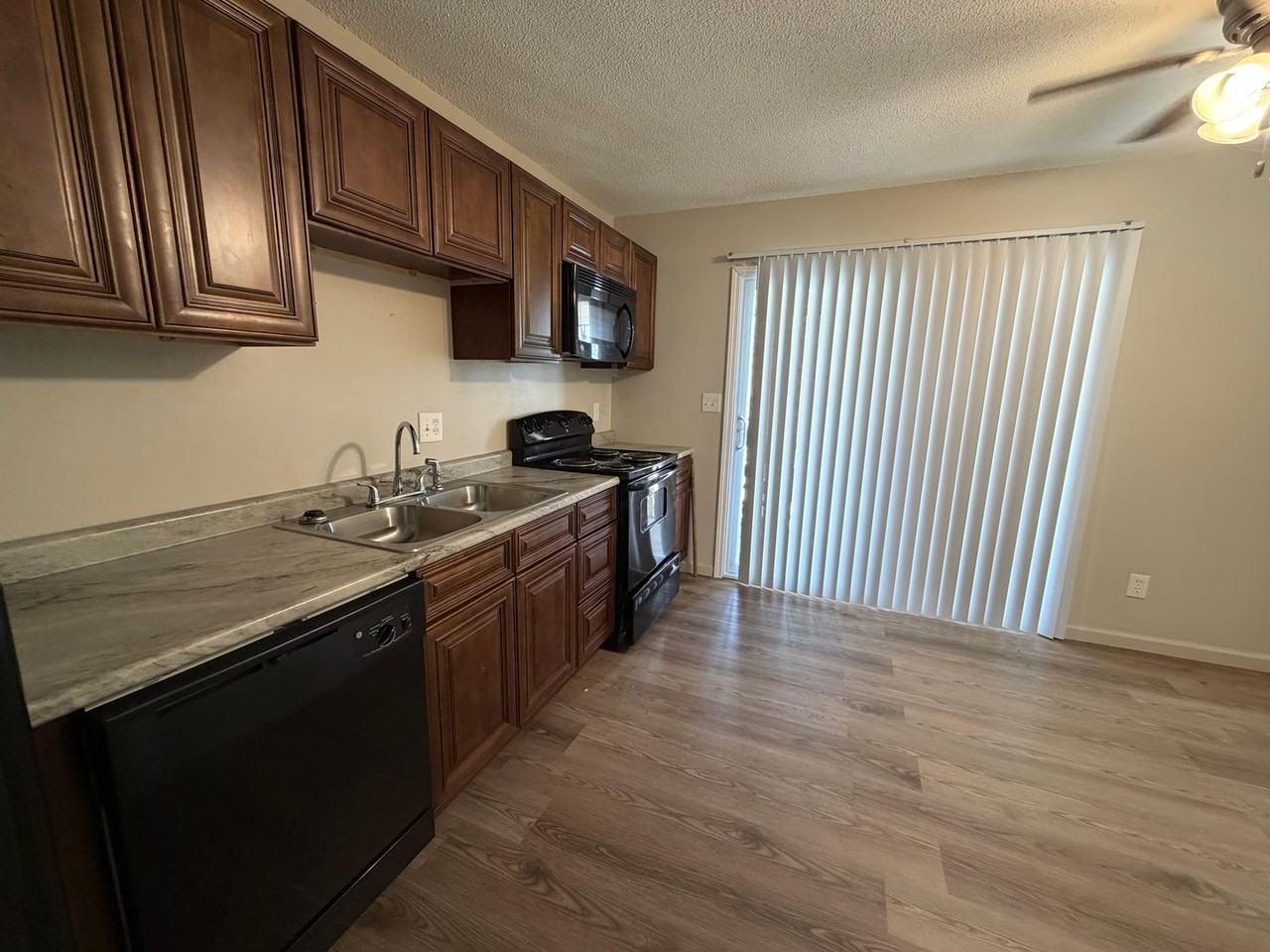 801 N Ann St #9 - Photo 2 of 16