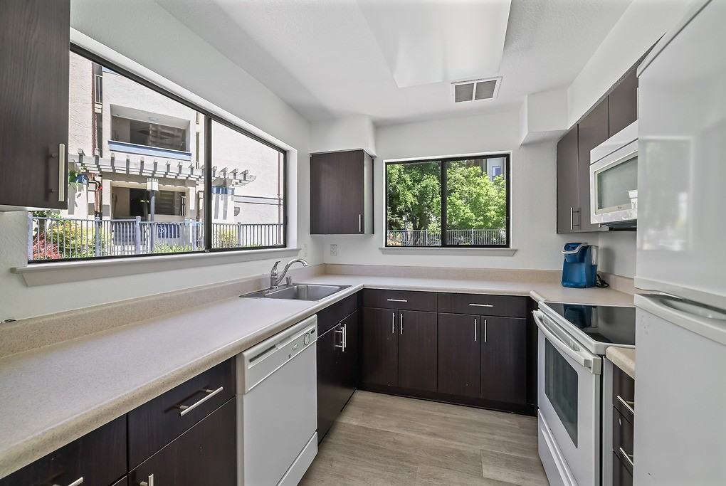 Verandas - Photo 6 of 36