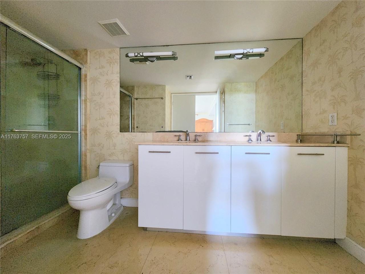 3300 Northeast 191st Street - Photo 5 of 17