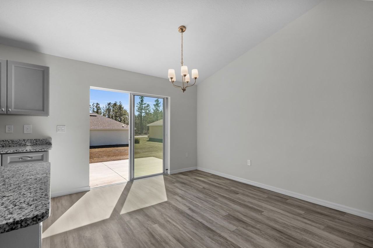 678 W Walkertown Dr - Photo 6 of 27