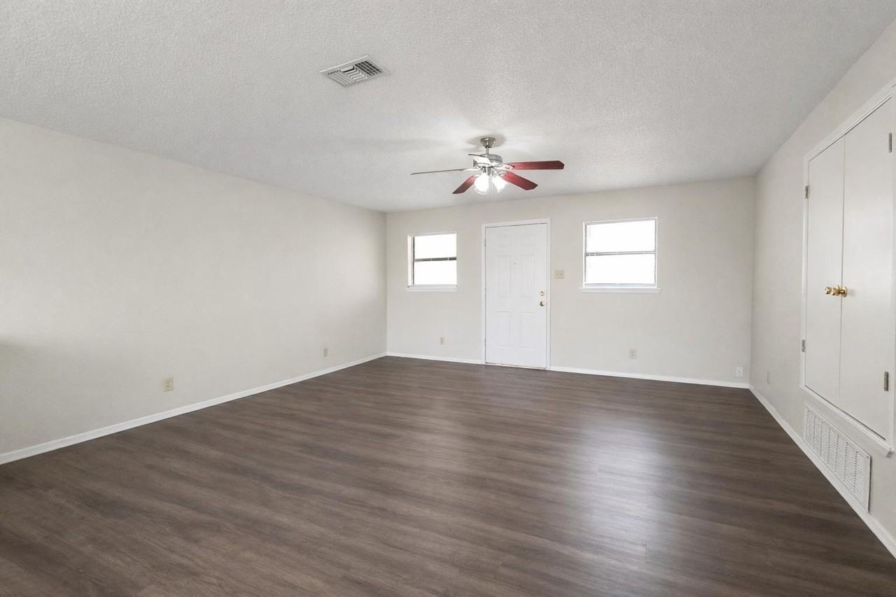 7518 Chaparral Run - Photo 3 of 6