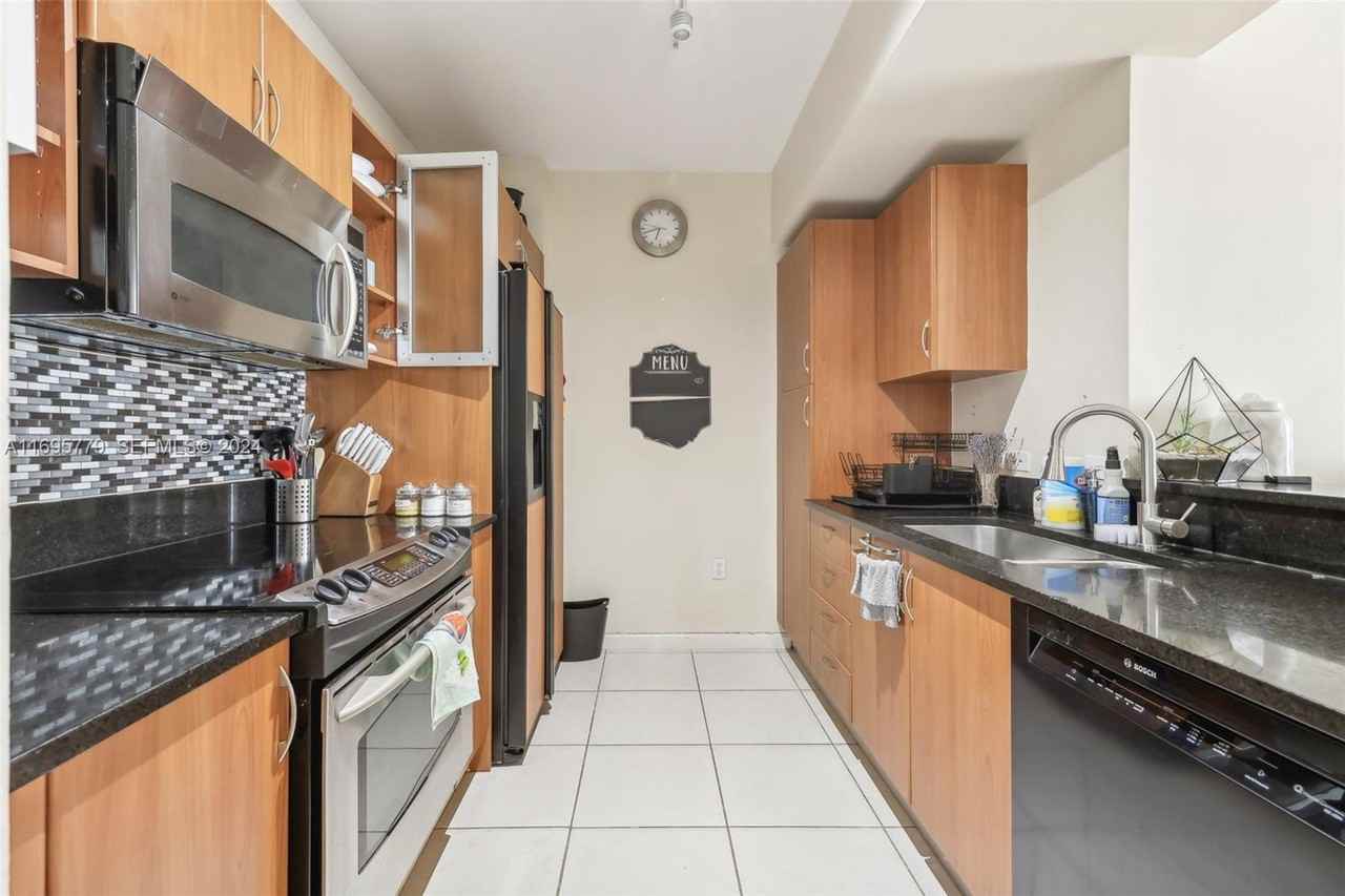 2775 Northeast 187th Street ##305 - Photo 6 of 29