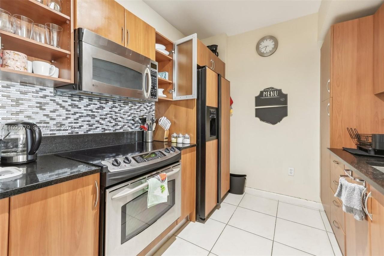 2775 Northeast 187th Street ##305 - Photo 7 of 29