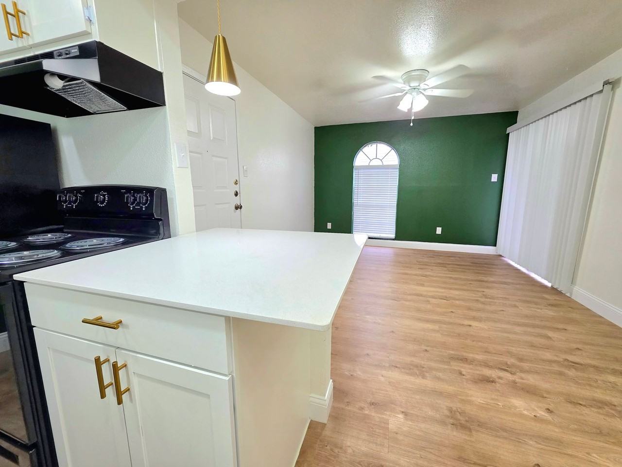 Oaks of Westlakes Apartments - Photo 2 of 50