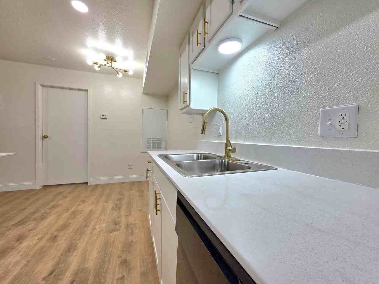 Oaks of Westlakes Apartments - Photo 7 of 50