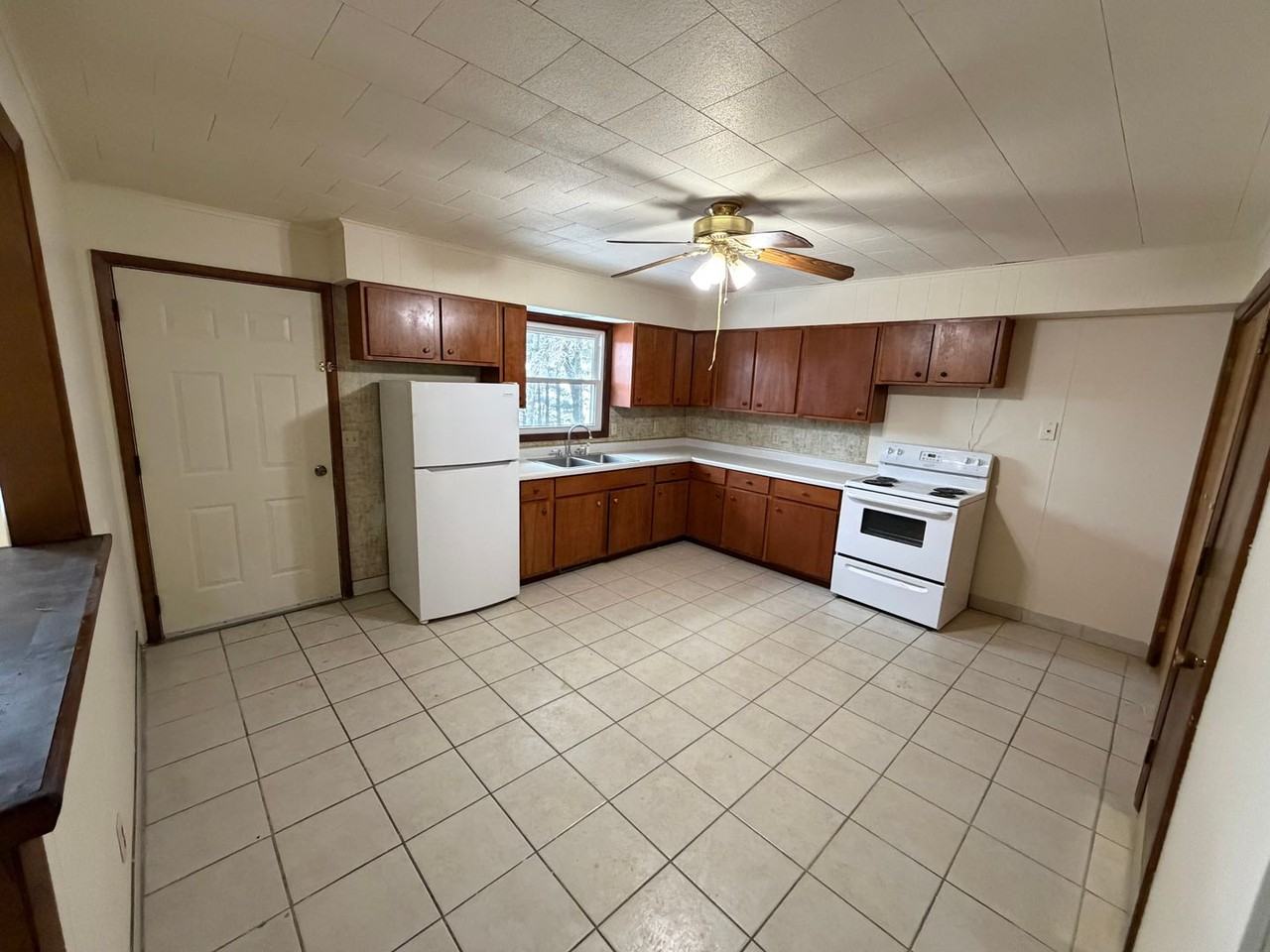 17947 57th Ave - Photo 2 of 10