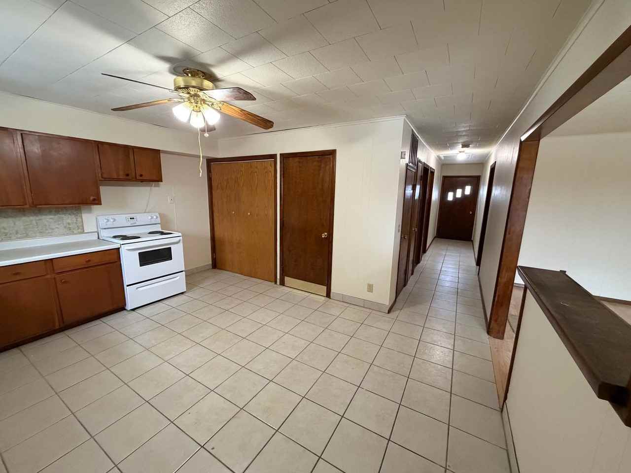 17947 57th Ave - Photo 3 of 10