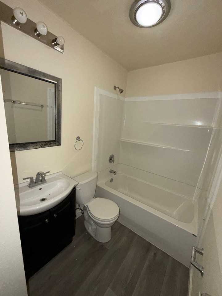 17947 57th Ave - Photo 7 of 10