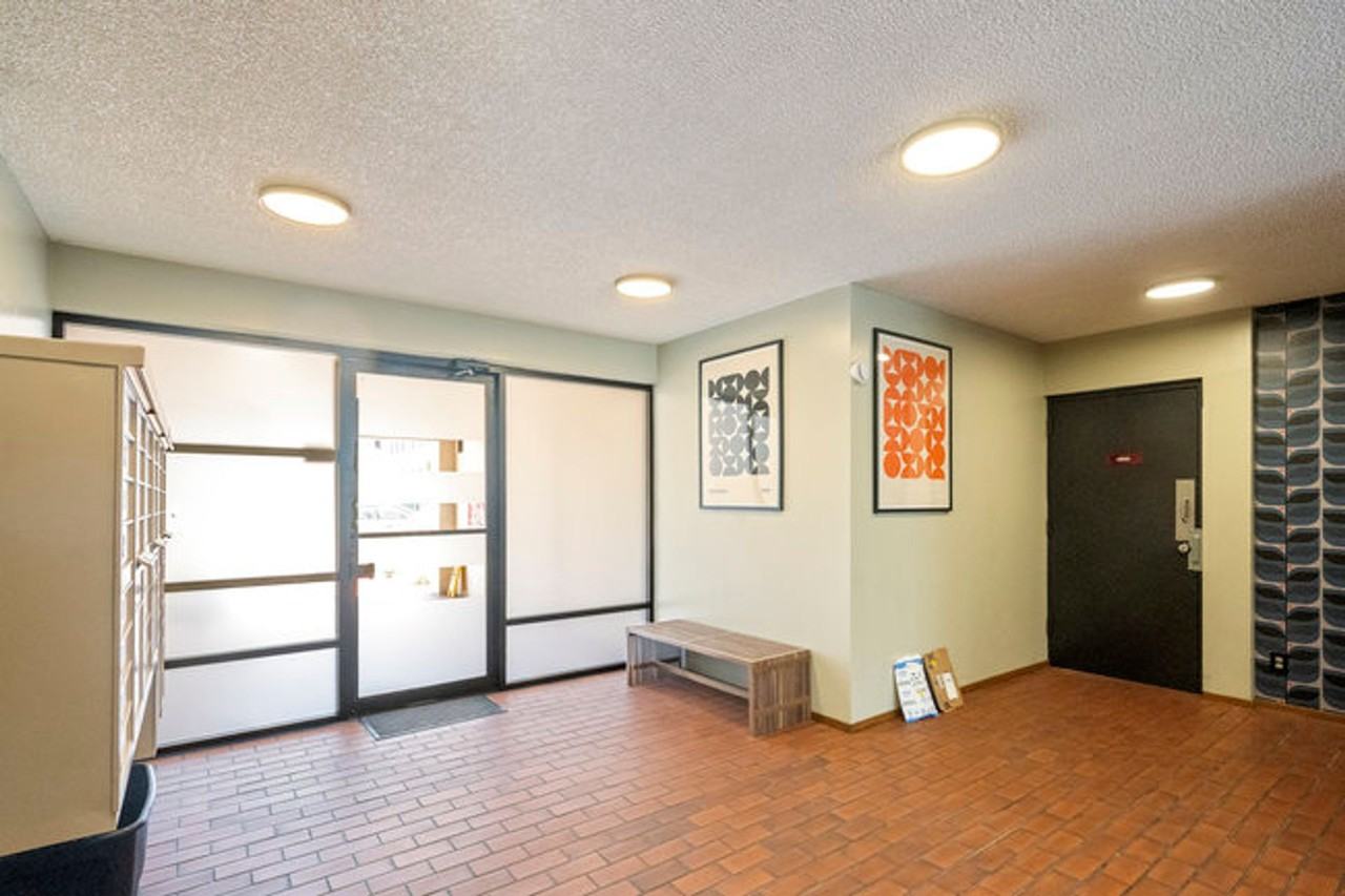 389 Vernon Street - Photo 4 of 5