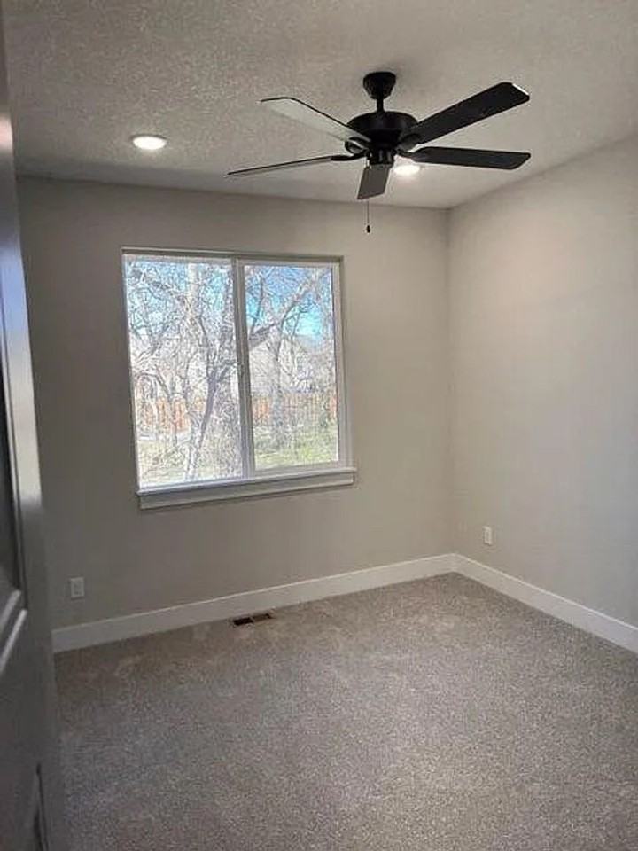 4967 N Peregrine St - Photo 7 of 24