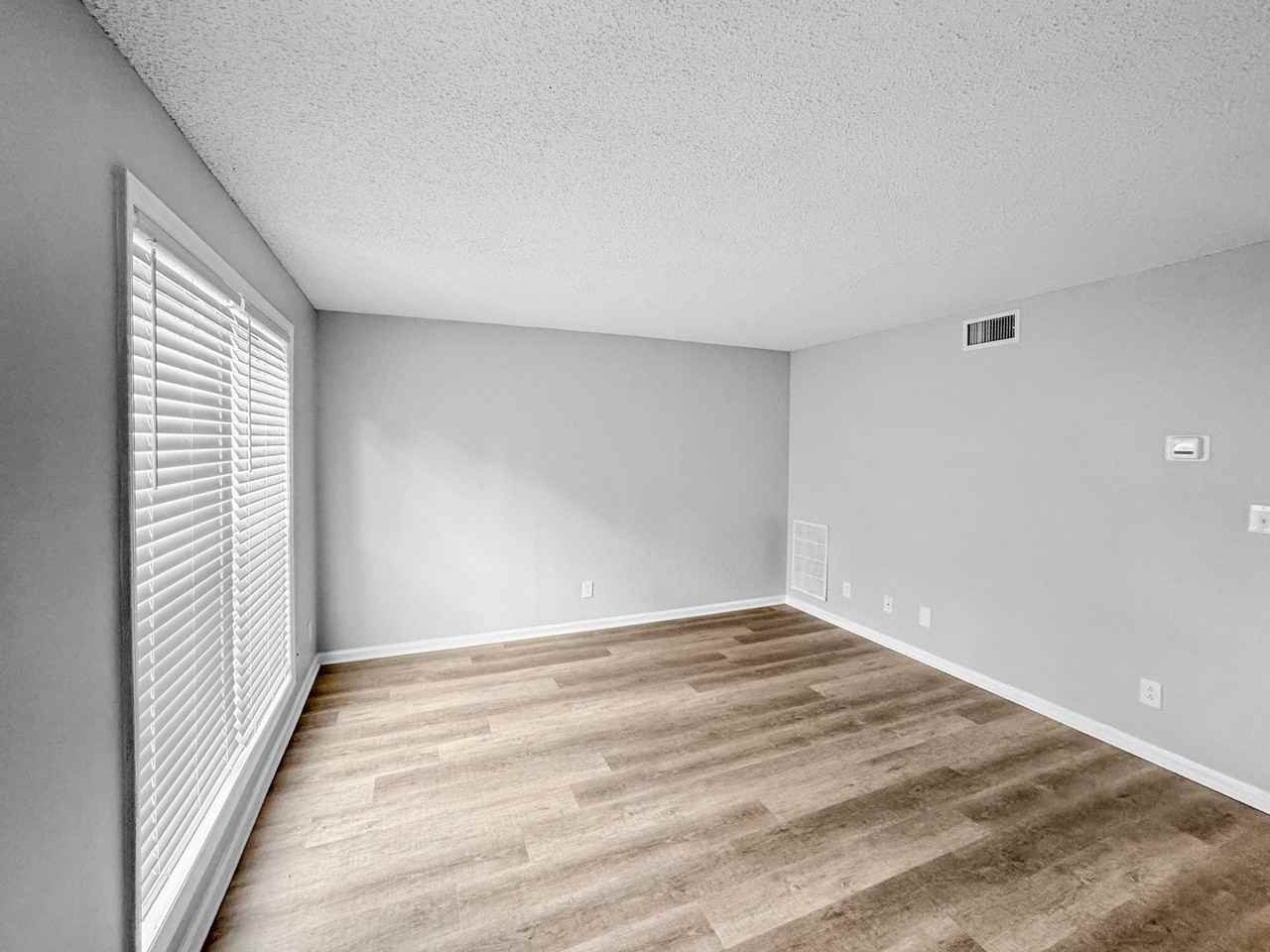 Kensington Townhomes - Photo 6 of 8