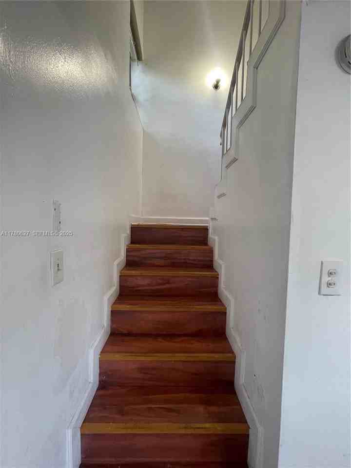 7132 Northwest 169th Street - Photo 2 of 18