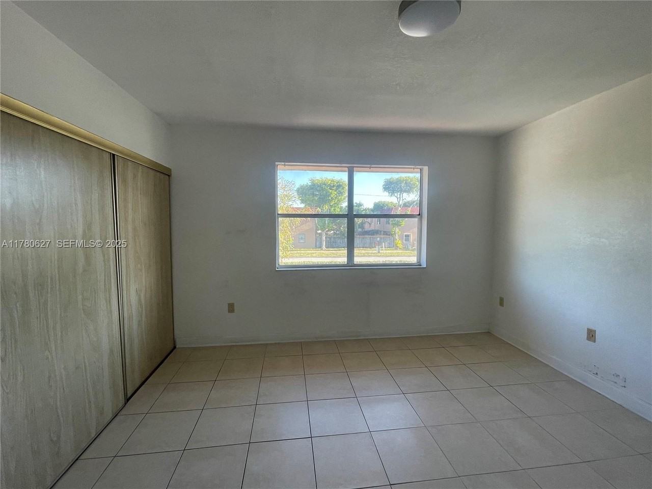 7132 Northwest 169th Street - Photo 5 of 18