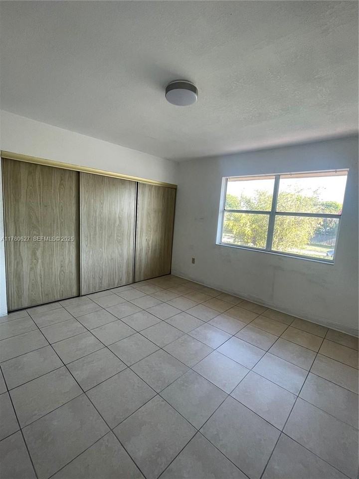 7132 Northwest 169th Street - Photo 6 of 18