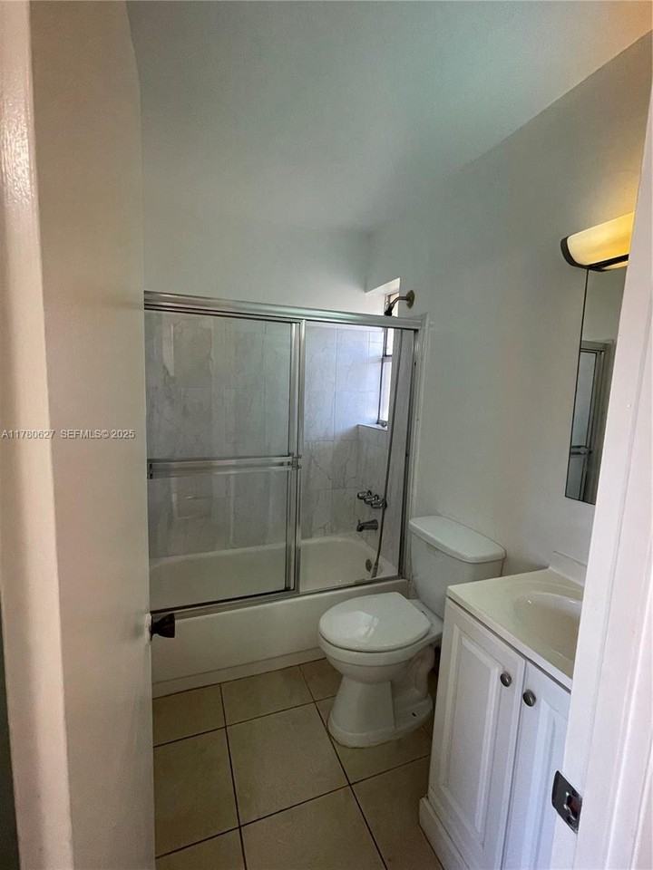 7132 Northwest 169th Street - Photo 7 of 18