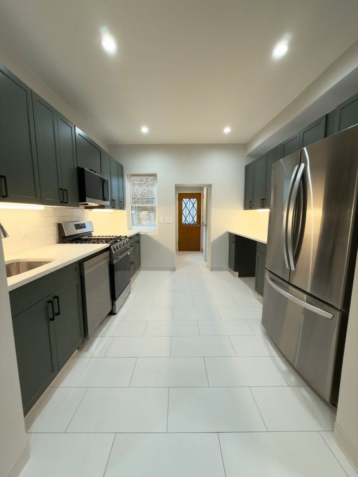 2226 Summer St - Photo 6 of 23