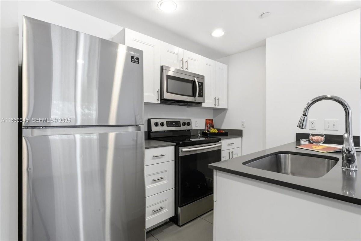 541 Northwest 33rd Street ##2 - Photo 5 of 12