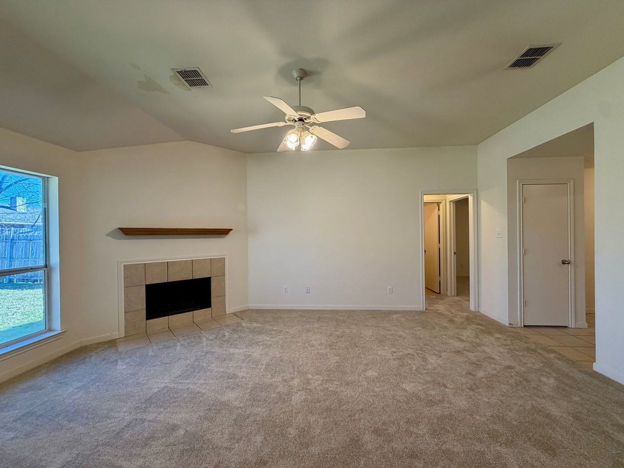 630 Park Ln - Photo 3 of 13